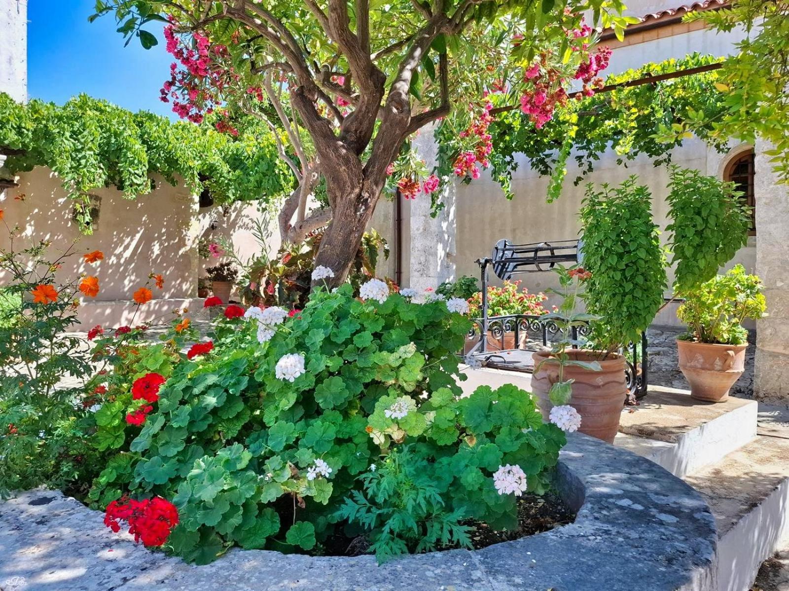 4 Seasons Suites Paradise Near Athens Airport Markópoulon Exteriör bild